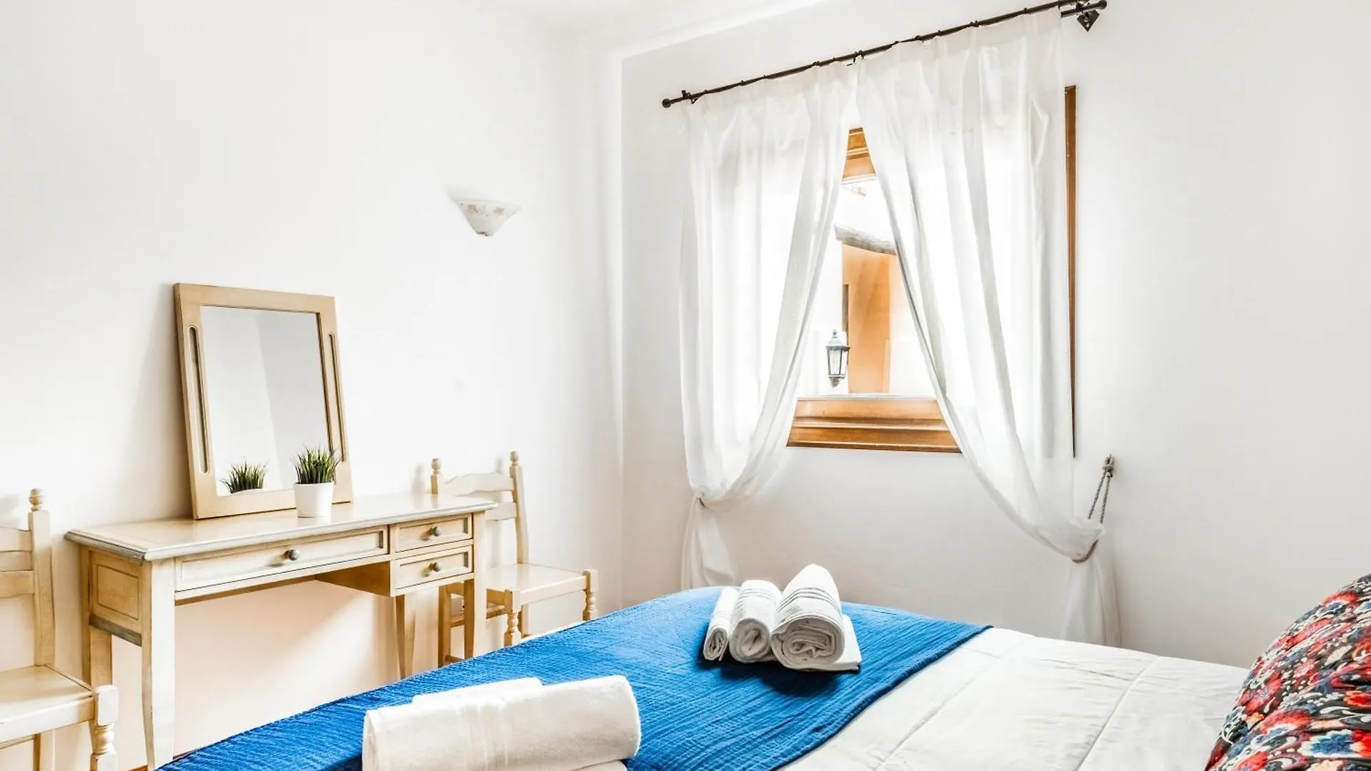 Porto Cervo-Cala Del Faro Parking-Sea-Garden Apartment Italy